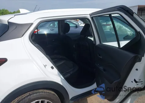 2021 Nissan Kicks Sv Xtronic Cvt z USA, uszkodzony, nr VIN 3N1CP5CVXML501079